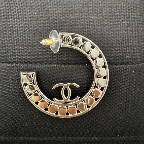 23A CHANEL SILVER CC LOGO LARGE CRYSTALS CRYSTAL METAL XL HOOP HOOPS EARRINGS - Picture 6 of 16